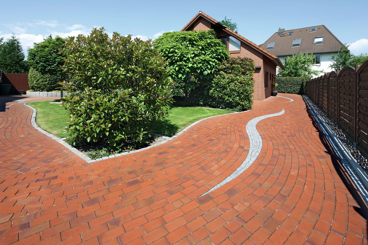 Тротуарная клинкерная брусчатка Vandersanden Zittau красная пестрая, 200*100*45 мм