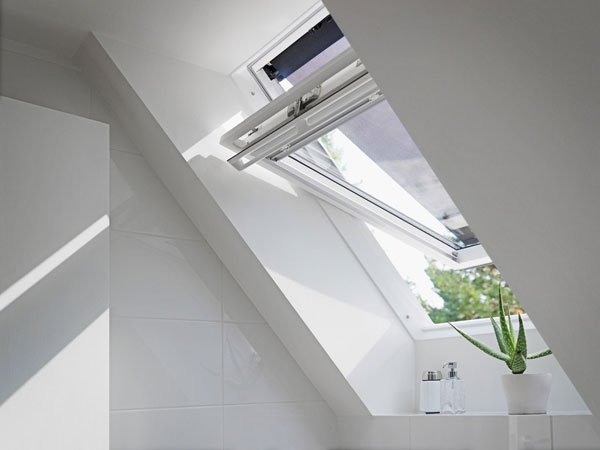 Мансардное окно VELUX, модель GGU 0073 КОМФОРТ влагостойкое